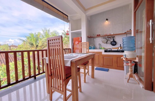 Ubud Apartment | Modern room with natural lighting