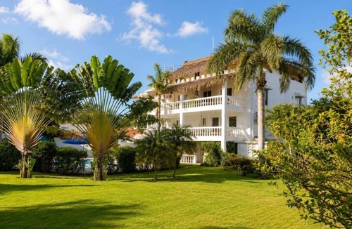 Villas Ana Maria Apartment | Modern Studio on Pedro Clisante with Pool