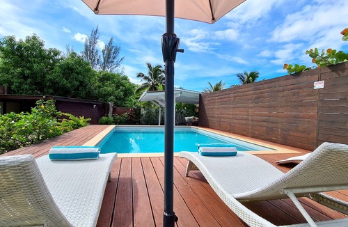 Atiha Villa | Modern villa with pool by the sea on the island of Moorea