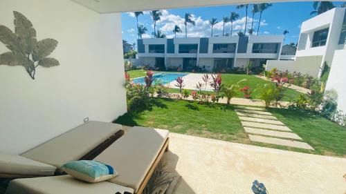 La Iglesia Villa | Modern Zen Villa Next to Playa Popy