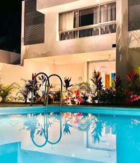 La Iglesia Villa | Modern Zen Villa Next to Playa Popy