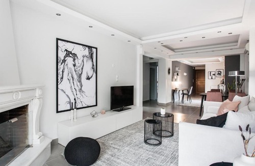 Khalandrion Apartment | Modernized & Spacious 2BD Apartment in Chalandri by UPSTREET