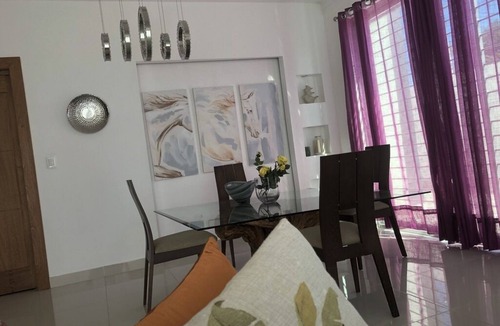 Punal House | Moderno Amueblado A/c wi/fi 7min