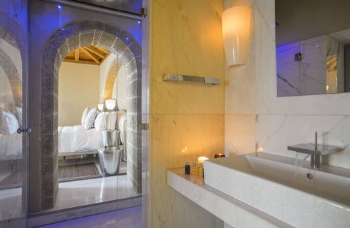 Monemvasia Hotel | Moni Emvasis Luxury Suites