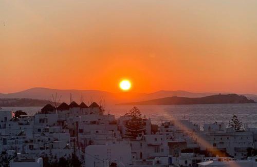Mykonos Town Apartment | Mooi Central Sunset Suite