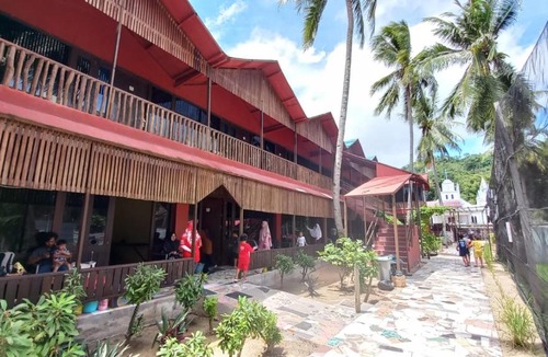 Sorong Hotel | Mooi Park