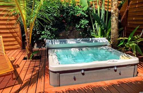 Pihaena Ski Chalet | MOOREA - JUST CHILL INN