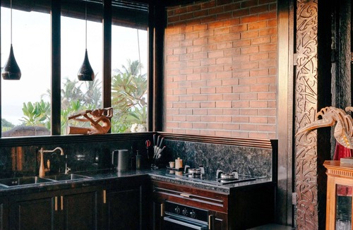 Kerambitan Villa | Most Exotic Beachfront Villa Keong