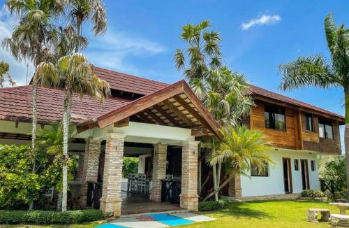 Santiago Province Villa | Mountain Paradise Pool Wi-fi Las Charcas