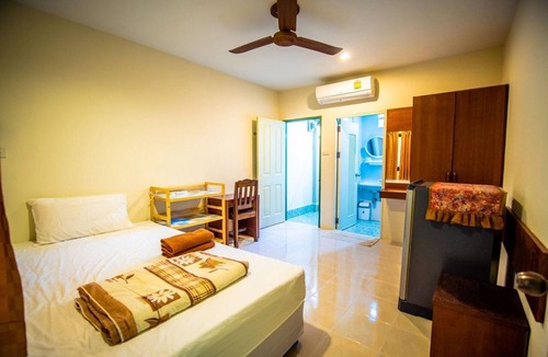 Cherngtalay Hotel | Muchshima House