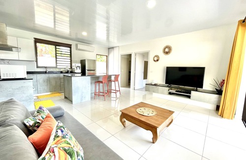 Punaauia House | Muna house and private pool - A/C - optic fiber Wi-Fi - 3 pers