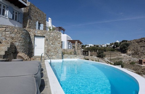 Psarou Villa | My Rental Homes - Villa Azur just 2km far from the famous beaches of Platys Gialos