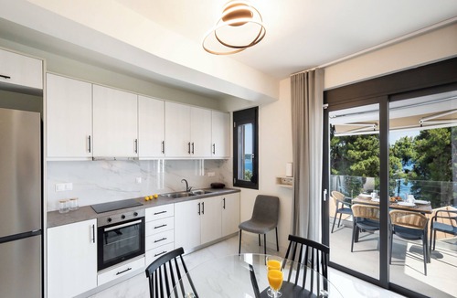 Perigiali Apartment | N&G Deluxe Maisonette