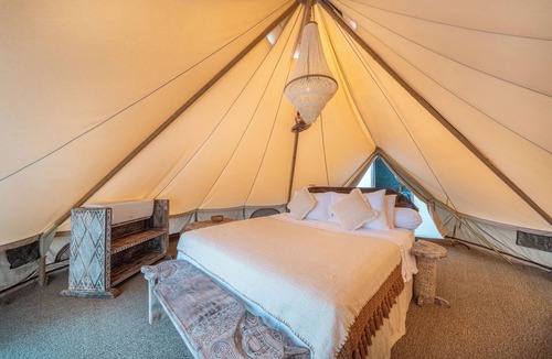 Mushroom Bay Hotel | Naluna - Luxury Glamping Resort in Nusa Lembongan