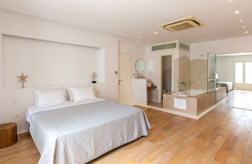 Tourlos House | Namaste 2 : Two-Bedroom Maisonette with Sea View