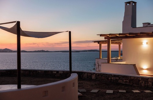 Stelida Villa | Naxian Sky Villa Aegean Sunset Hilltop Bliss with Jacuzzi/Hot Tub