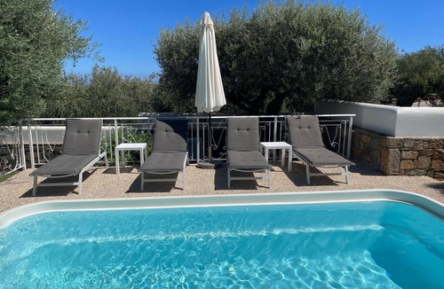 Old Hersonissos House | Nefeli Blue Villa in altem Olivenhain, Meerblick by Interhome