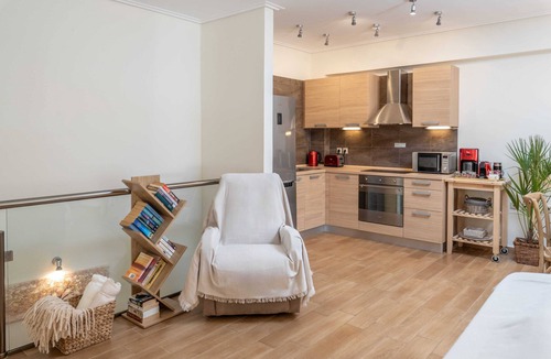 Karavomylos Apartment | Nefeli Duplex Apartment – 5 min Walk to Melissani Lake