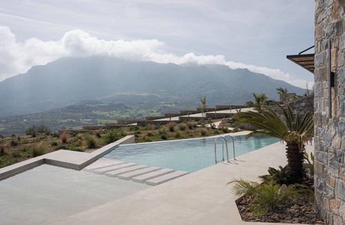 Agios Vasileios Villa | Neromai Cave Luxury Villas