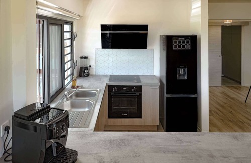 Taravao Apartment | New 2BR Apartment with AC Near Lagoon & Dining