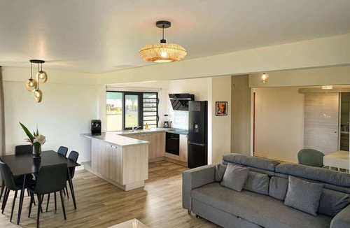 Taravao Apartment | New 2BR Apartment with AC Near Lagoon & Dining