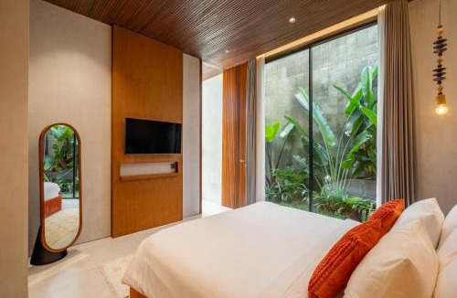 Berawa Villa | New 2BR Tropical Stylish Villa Canggu - 4 min to Finns