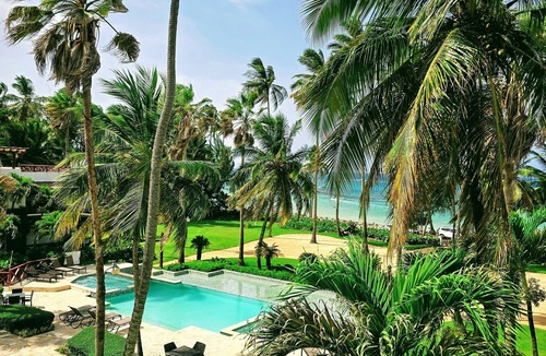 Puerto Bahia Apartment | NEW Amazing Direct Beach Views 4BR Penthouse Pools/Jacuzzi/BBQ + Maid Services