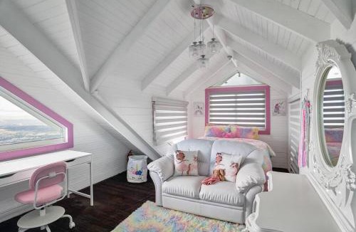 Jarabacoa Ski Chalet | New-CasitaDeLasFlores-View-Wifi-Jacuzzi-Jarabacoa