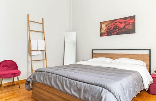Makrigianni Apartment | New Huge 5BDR/2bath Apt(+netflix)/1min toAcropolis