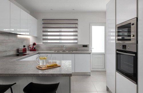 Rhodes Town Apartment | New modern and cosy apartment in the city center 100 meters from the sea.