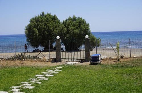 Lardos Apartment | Nicholas Waves Beach Studios