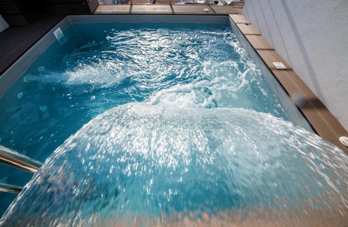 Peristeri Apartment | Nikki's Skylight Suite with private swimming pool