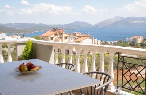 Kymi-Aliveri House | Nireas Blue Balcony by Raise