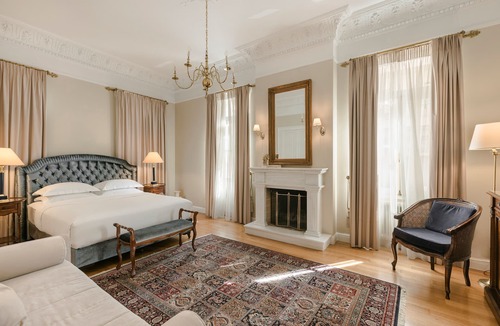 Anafiotika Hotel | Noble Suites