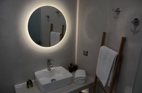 Monolithos Hotel | Noir Santorini