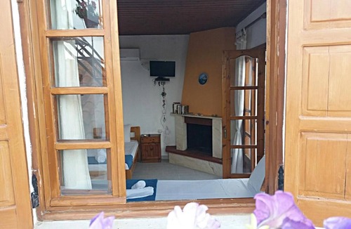 Skiathos Town House | Nostalgia