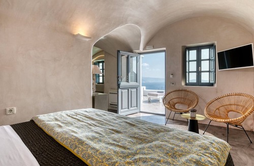 Oia Hotel | Nostos Apartments