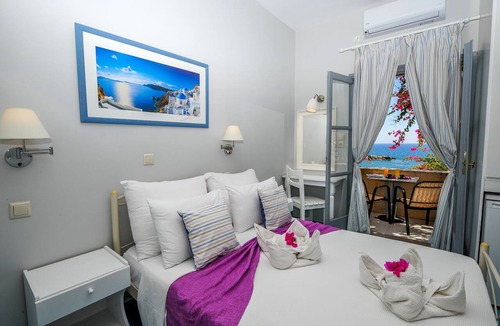 Kamari Hotel | Nostos Beach