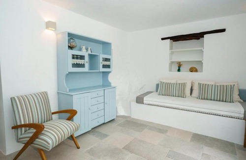 idhra Apartment | Nostos