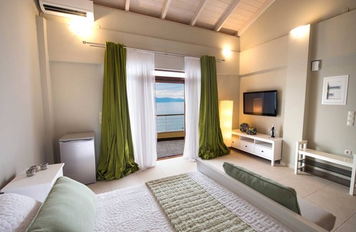 Nikiana House | NV Seafront Studios AV Properties