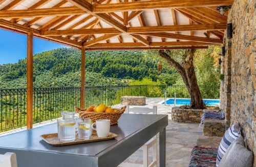 Skopelos Villa | Oak Tree Cottage