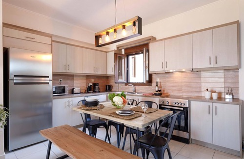 Sfakaki Apartment | Oak Wood - Sea View Exclusive Maisonette