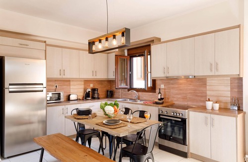 Sfakaki Apartment | Oak Wood - Sea View Exclusive Maisonette