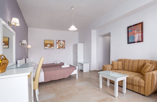 Perama Hotel | Oasis Hotel