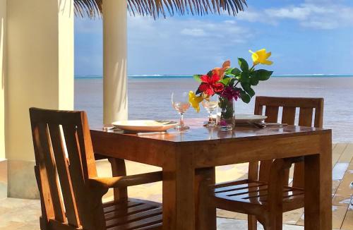 Teahupoo House | Ocean Breeze Bungalow