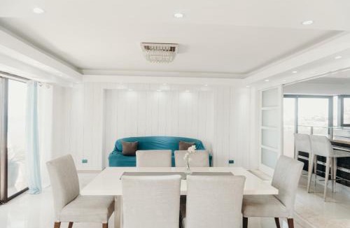 San Geronimo Apartment | Oceanfront 3 Bedroom With Jacuzzi and Pool