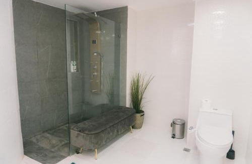 San Geronimo Apartment | Oceanfront 3 Bedroom With Jacuzzi and Pool