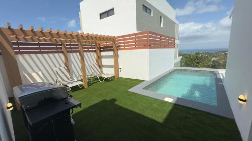 La Iglesia Villa | Oceanview Villa - Starlink - Pool