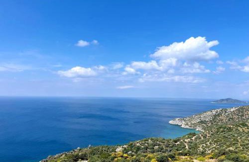 Pythagorio House | Off Grid Romance in Samos