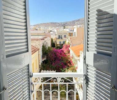 Ermoupoli Hotel | OIKO MINI SUITES